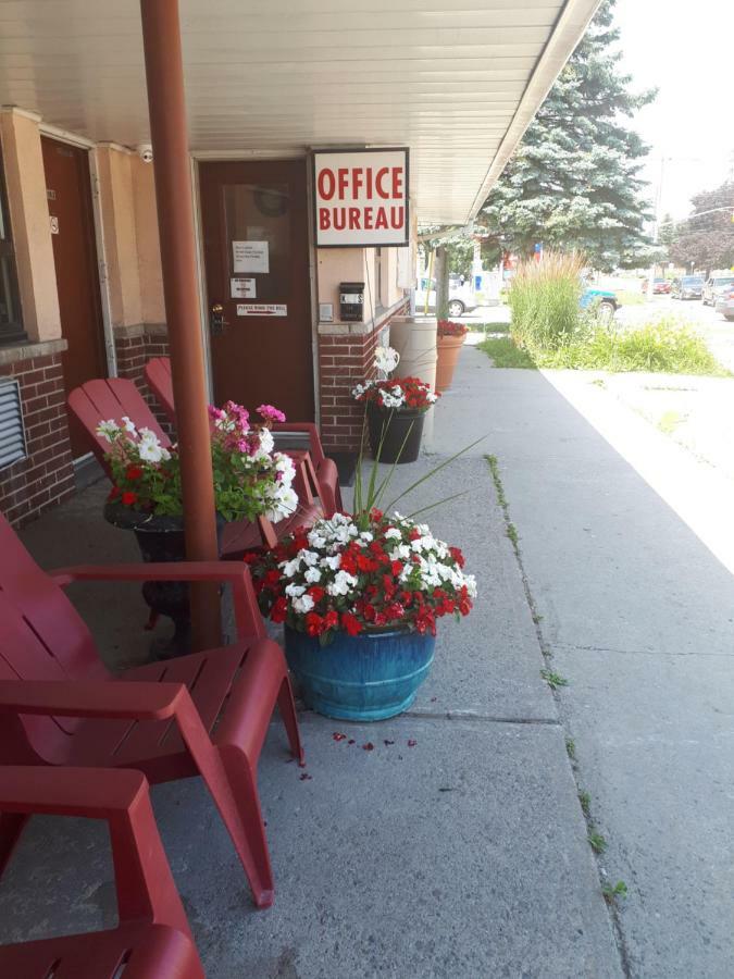 Liberty Inn Bowmanville Exterior photo